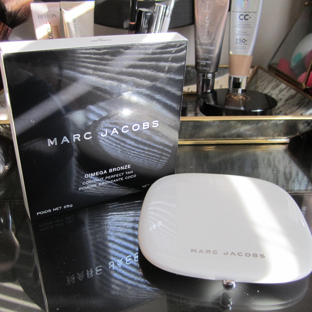 MARC JACOBS O!MEGA COCONUT PERFECTING BRONZER